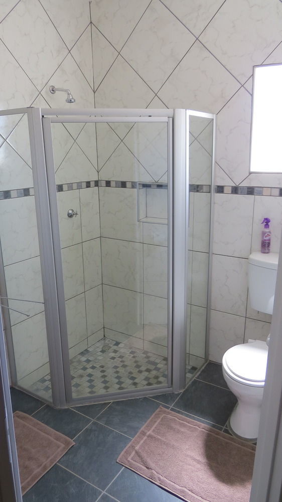 דירות אוס Orange House Self Catering מראה חיצוני תמונה
