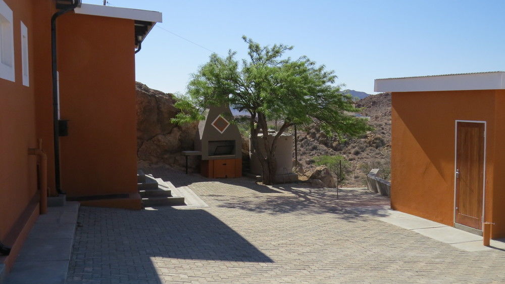 דירות אוס Orange House Self Catering מראה חיצוני תמונה