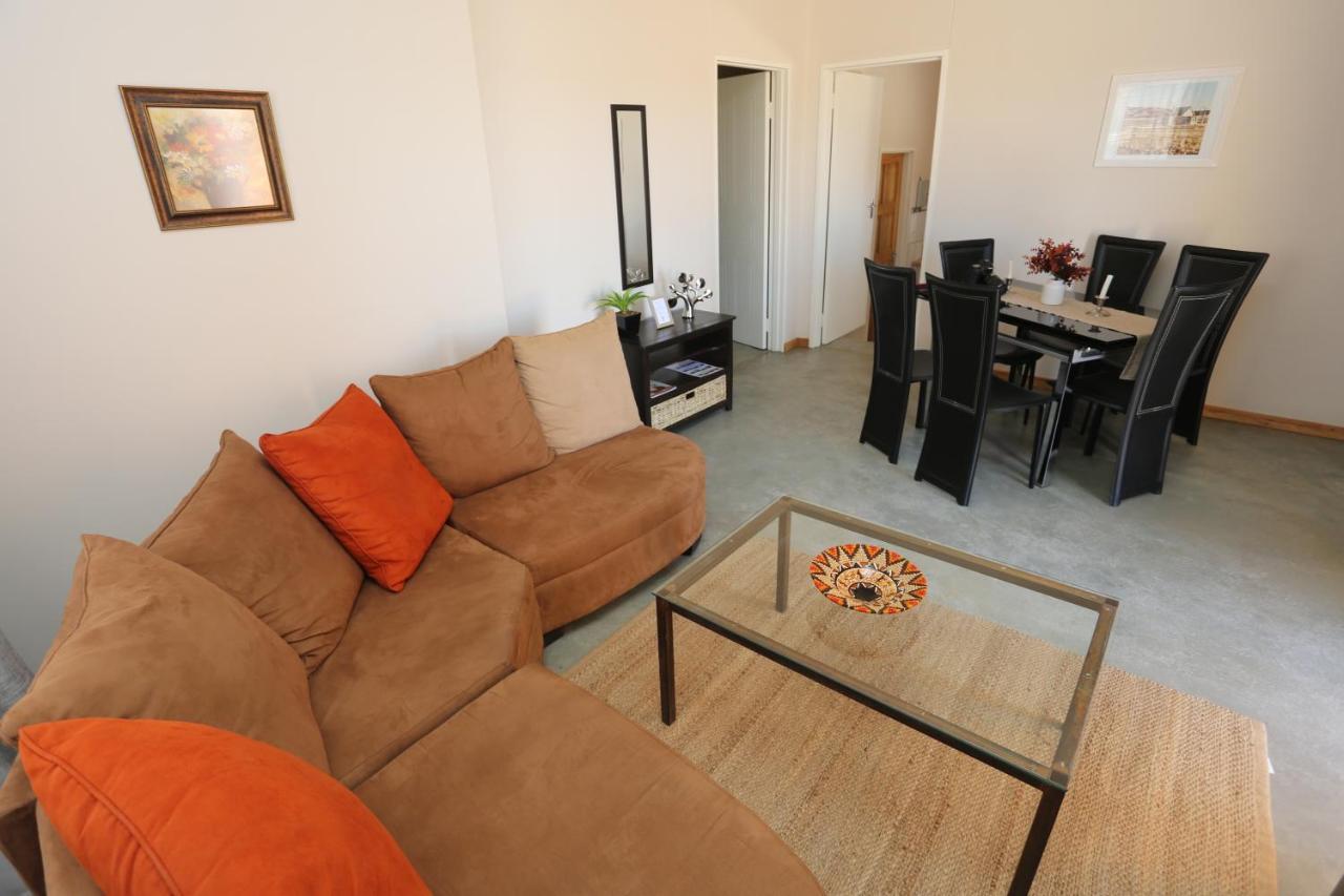 דירות אוס Orange House Self Catering מראה חיצוני תמונה