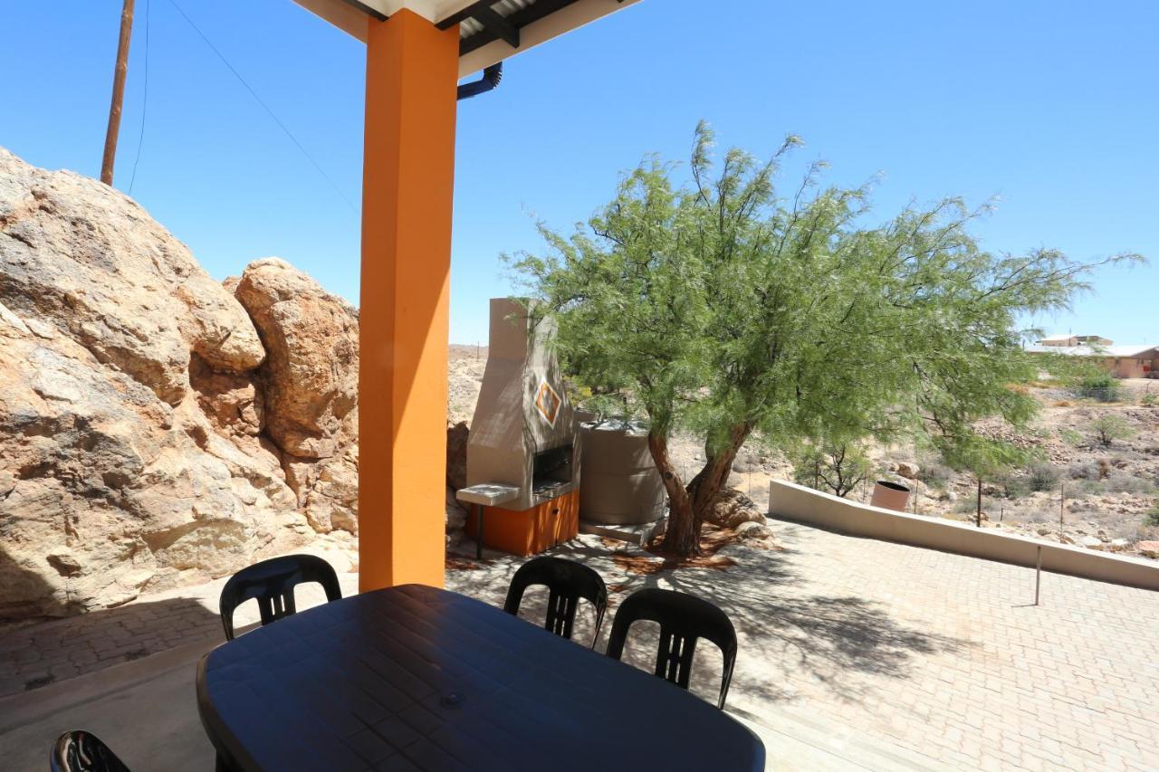 דירות אוס Orange House Self Catering מראה חיצוני תמונה