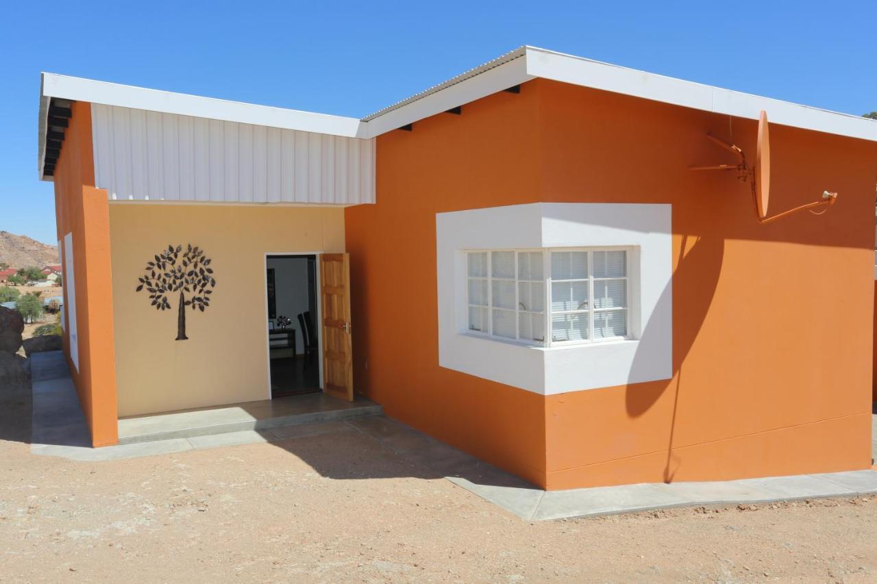 דירות אוס Orange House Self Catering מראה חיצוני תמונה