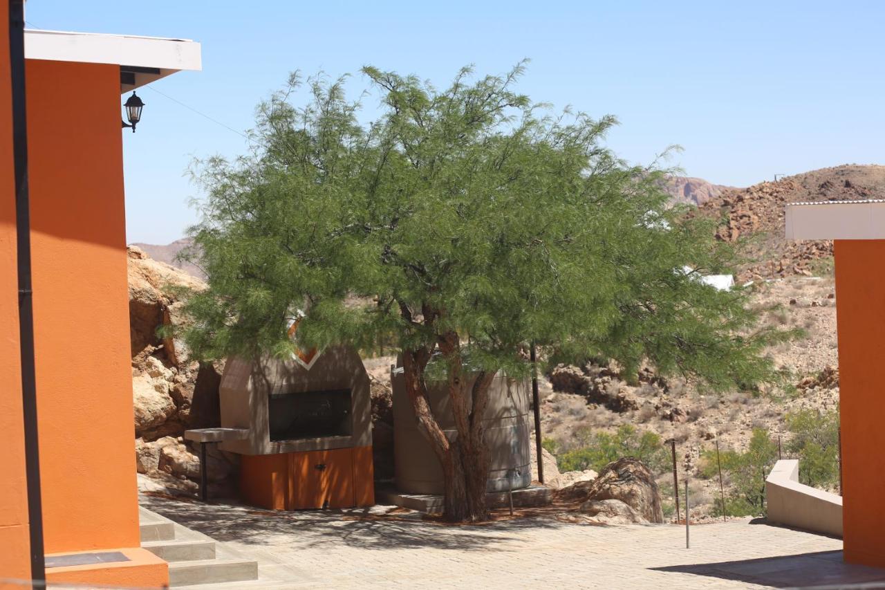 דירות אוס Orange House Self Catering מראה חיצוני תמונה